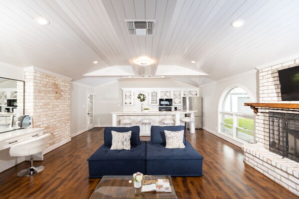 Smart TV, fireplace - The Winery Villa (Santa Fe)