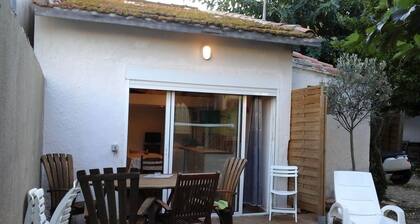 Studio with mezzanine near the port, with garden