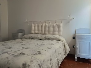 1 camera, ferro/asse da stiro, Wi-Fi, lenzuola