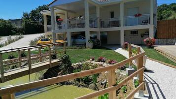 Enceinte de lâhĂ©bergement