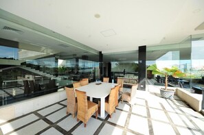Outdoor dining - Nipah Island Resort (Batam)