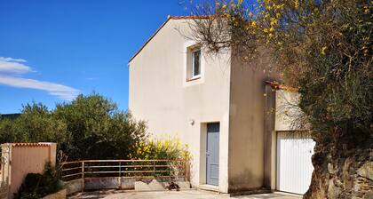 Exceptional location and views (sea, montains, winyards) in the best city around