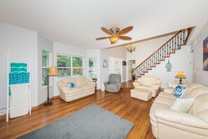 Smart-TV, peis og kontorer