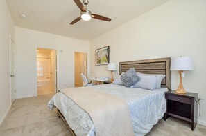 2 habitaciones, escritorio, tabla de planchar con plancha y wifi gratis 