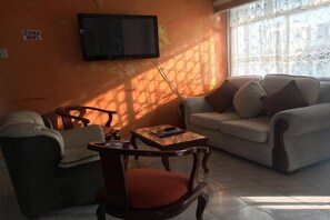 Living room - Hotel Brisas de Granada (Armenia)