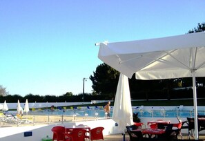 Outdoor dining - Orbitur Sitava Milfontes Bungalows - Caravan Park - Campsite (Odemira)
