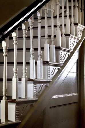 Unclassified image, 3 of 41, button