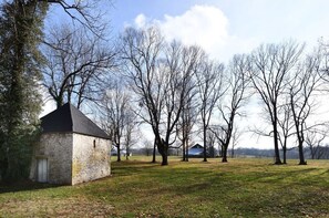 Exterior - Historic Mt Lebanon, The Governor’s Estate (Paris)