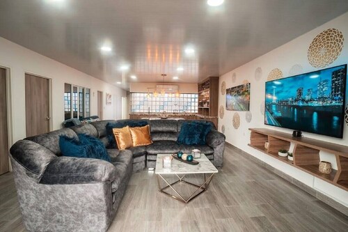 Modern Luxurious Apt with Spa near Chipichape