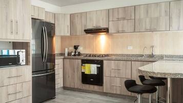 Microwave, oven, coffee/tea maker, electric kettle