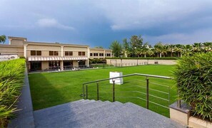 Property grounds - Atrio by Devam (New Delhi)