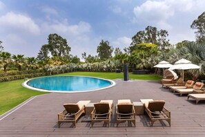 Outdoor pool - Atrio by Devam (New Delhi)