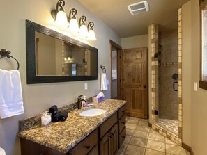 Bathroom - Gt254 Goat Trail Lookout (Whitefish)