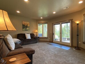 House (GT254) | Living room | Flat-screen TV - Gt254 Goat Trail Lookout (Whitefish)