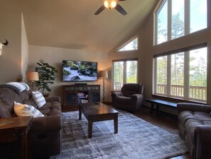 House (GT254) | Living room | Flat-screen TV - Gt254 Goat Trail Lookout (Whitefish)
