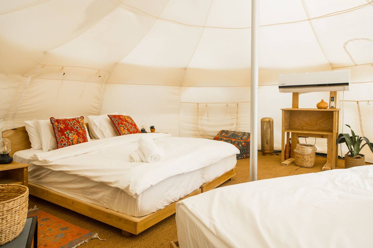 glamping family deluxe tent | bed sheets