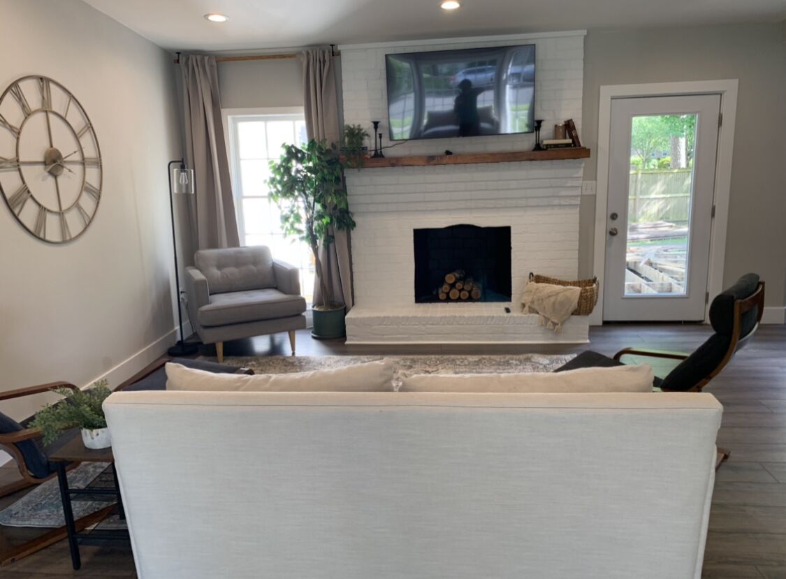 Modern farmhouse - your home away from home!