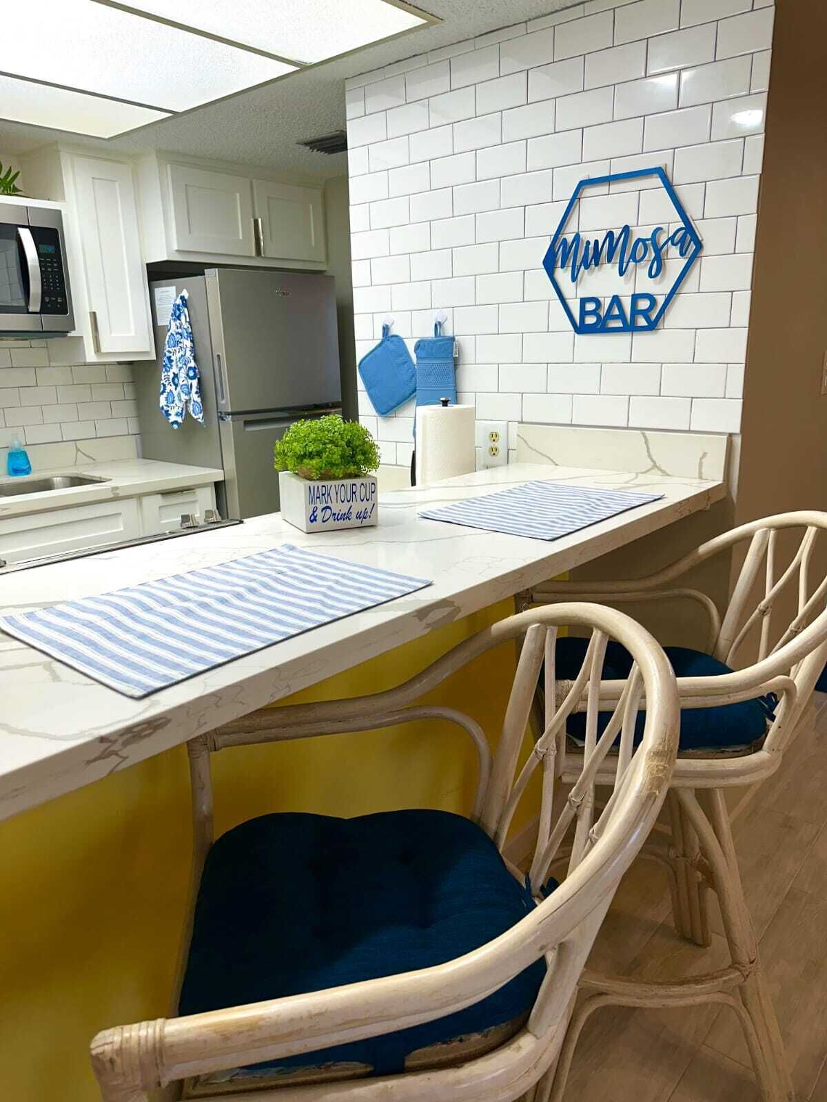 Kylskåp, mikrovågsugn, ugn och spishäll