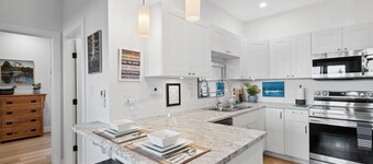 PRIVATE Hot Tub with Valley Views!!