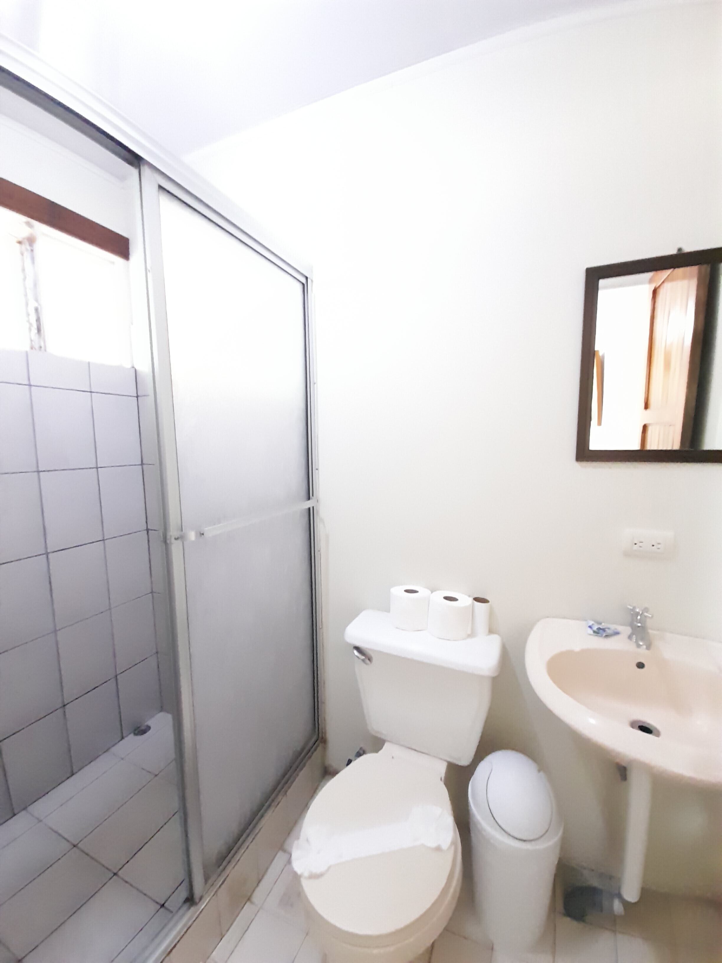 獨特裝修、書桌、免費 Wi-Fi、床單