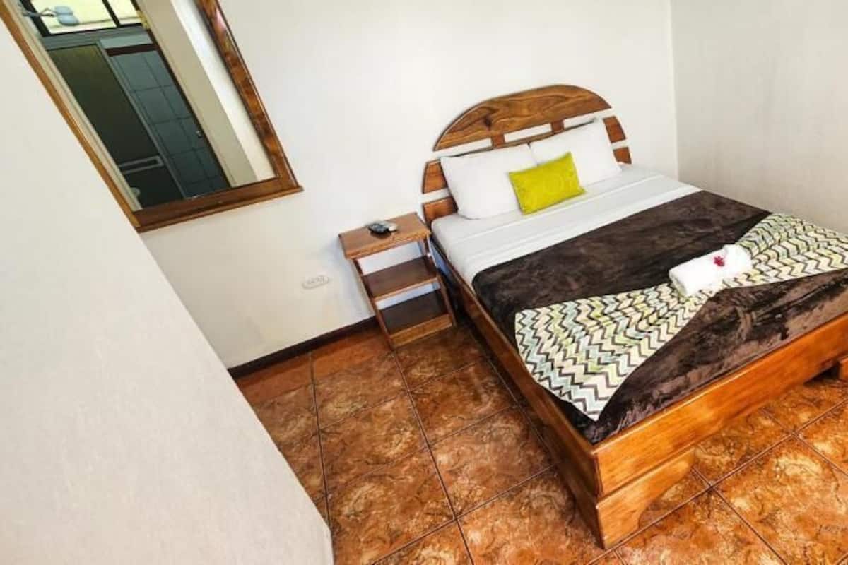 Deluxe Double Room | Individually furnished, desk, free WiFi, bed sheets