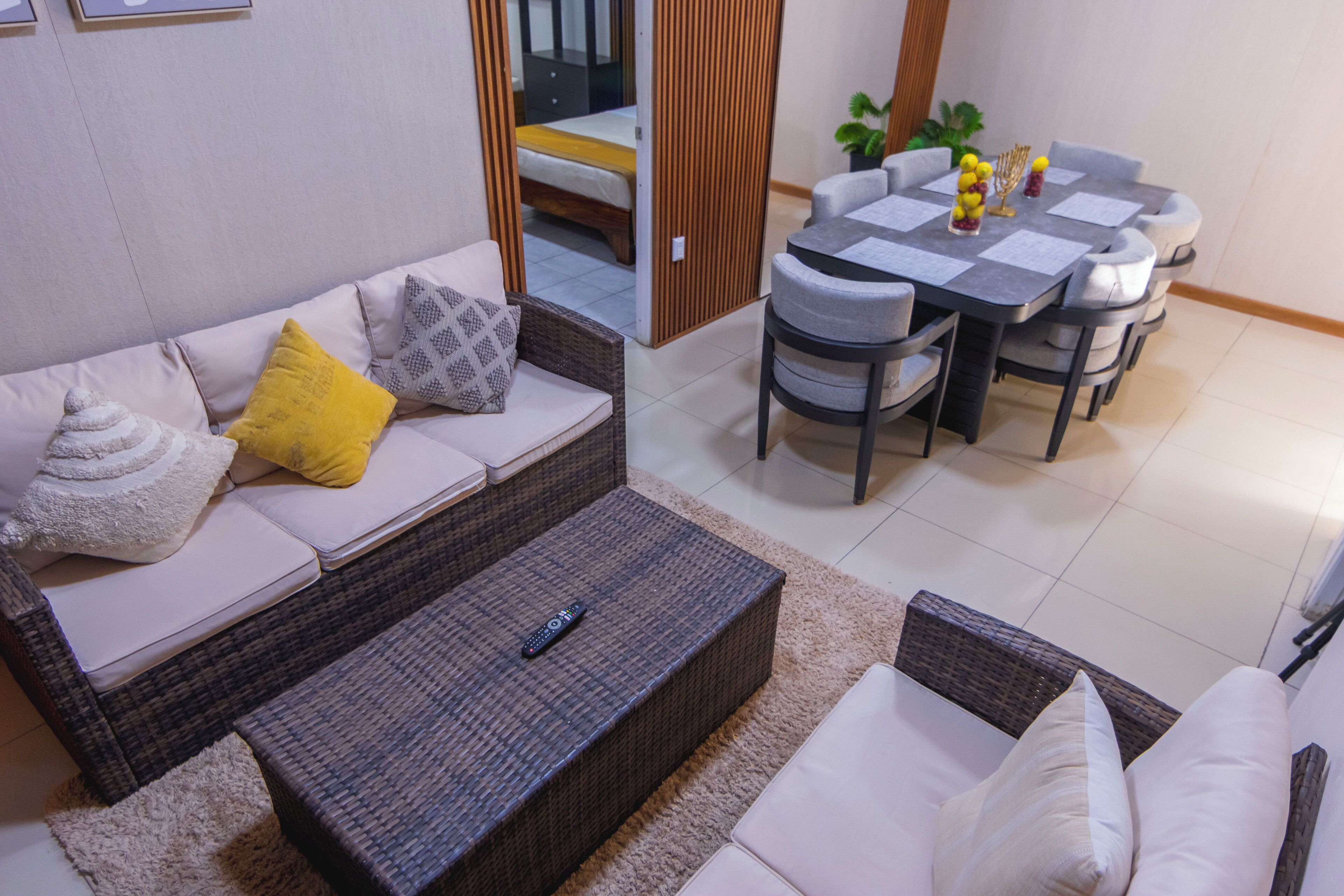 Superior-Apartment, 2 Schlafzimmer | Wohnbereich | Smart-TV