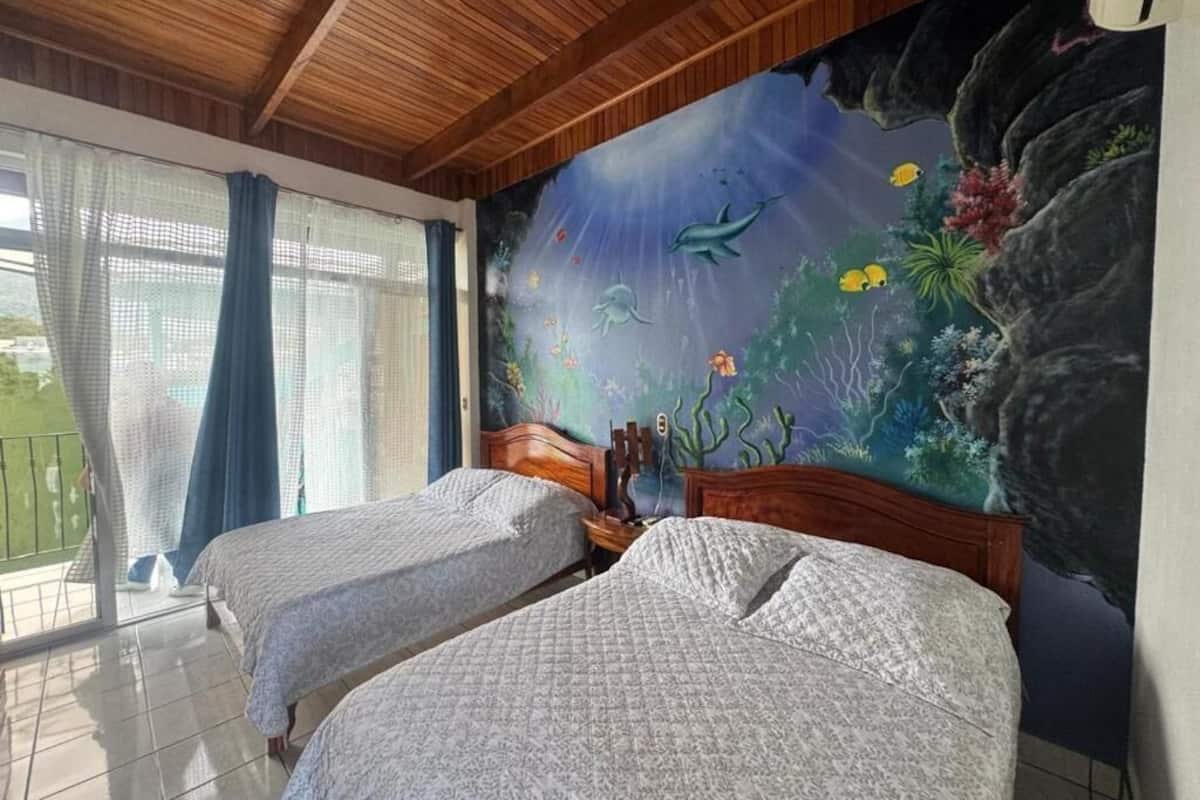 Individually furnished, desk, free WiFi, bed sheets