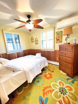 3 bedrooms, desk, iron/ironing board, free WiFi - *New listing, waterfront home with two balconies, 18 miles to LBI! (Little Egg Harbor Twp)