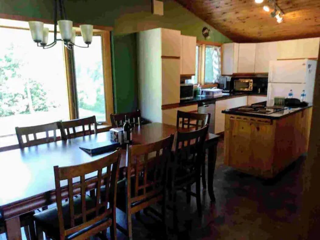 Welcoming Tiny ON cottage, close to the beach