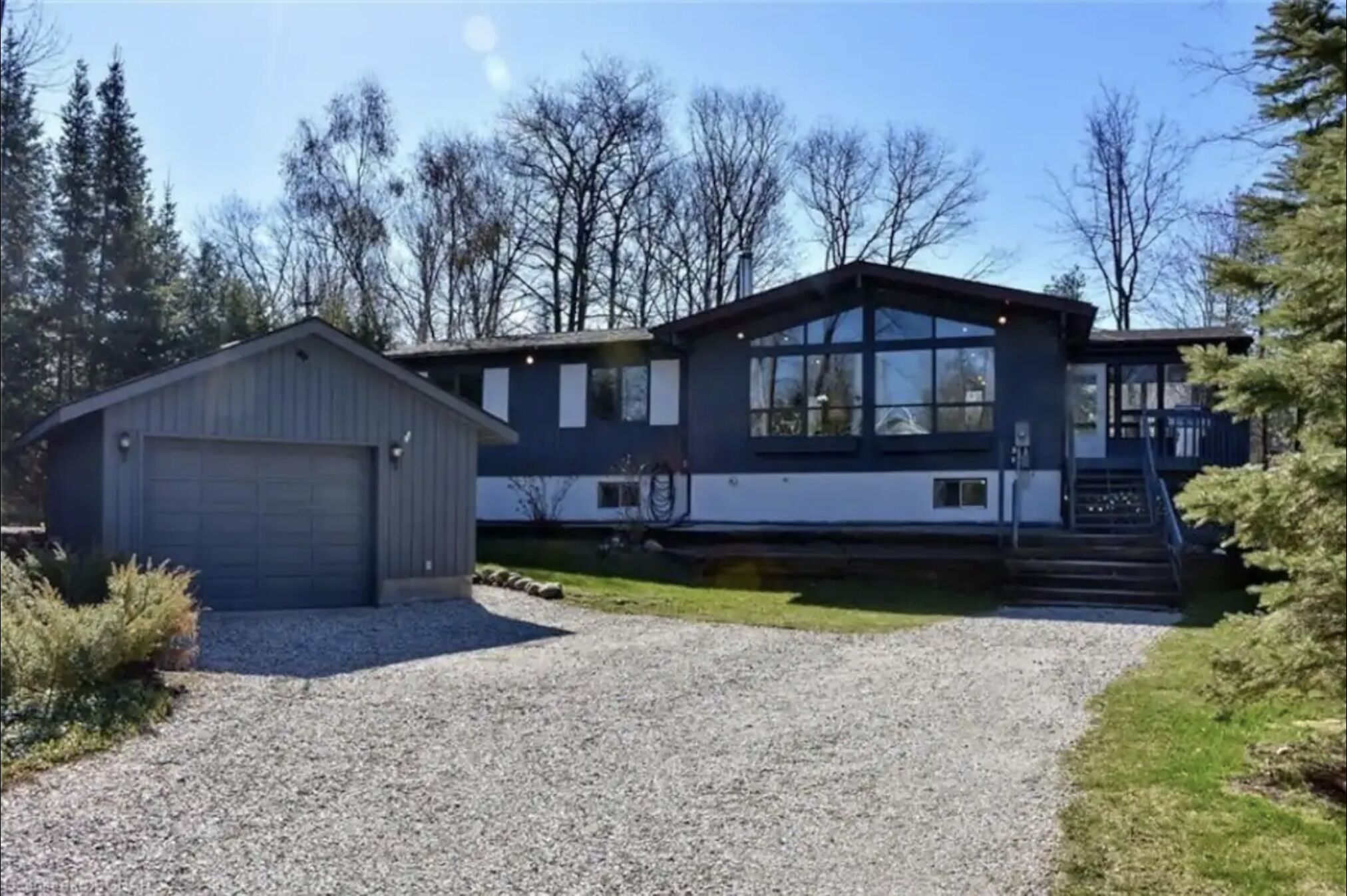 Welcoming Tiny ON cottage, close to the beach