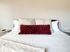 2 bedrooms, iron/ironing board, travel crib, free WiFi
