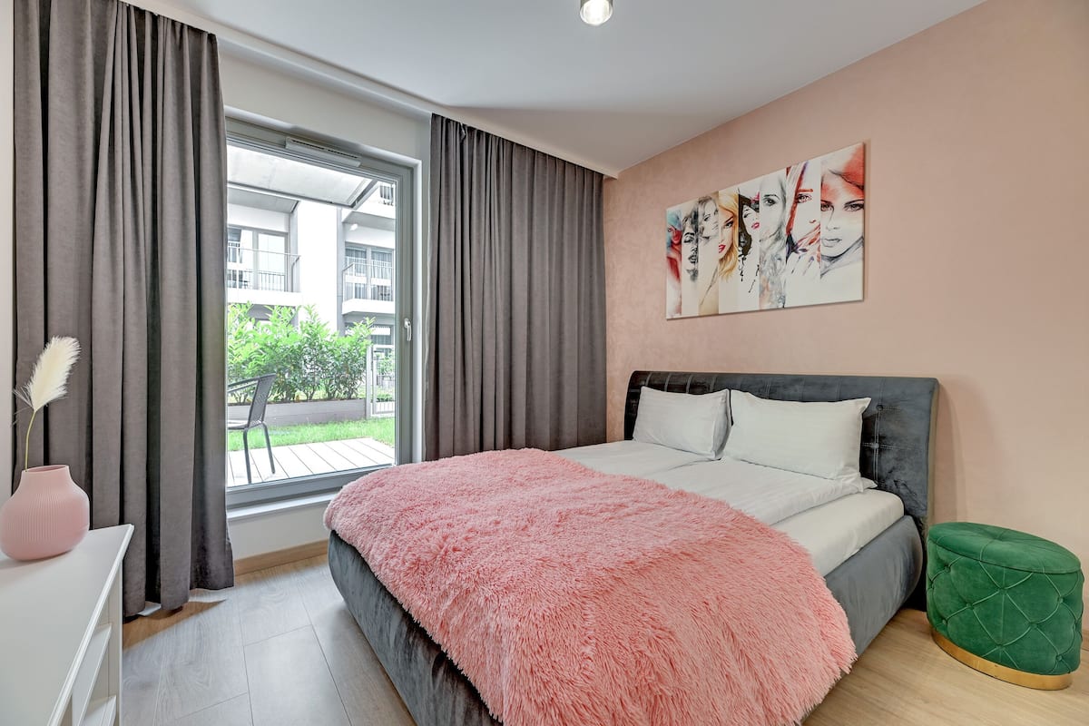 Leilighet – comfort, 1 soverom, ikke-røyk, terrasse | Lydisolert, strykejern/-brett og barnesenger (inkludert)