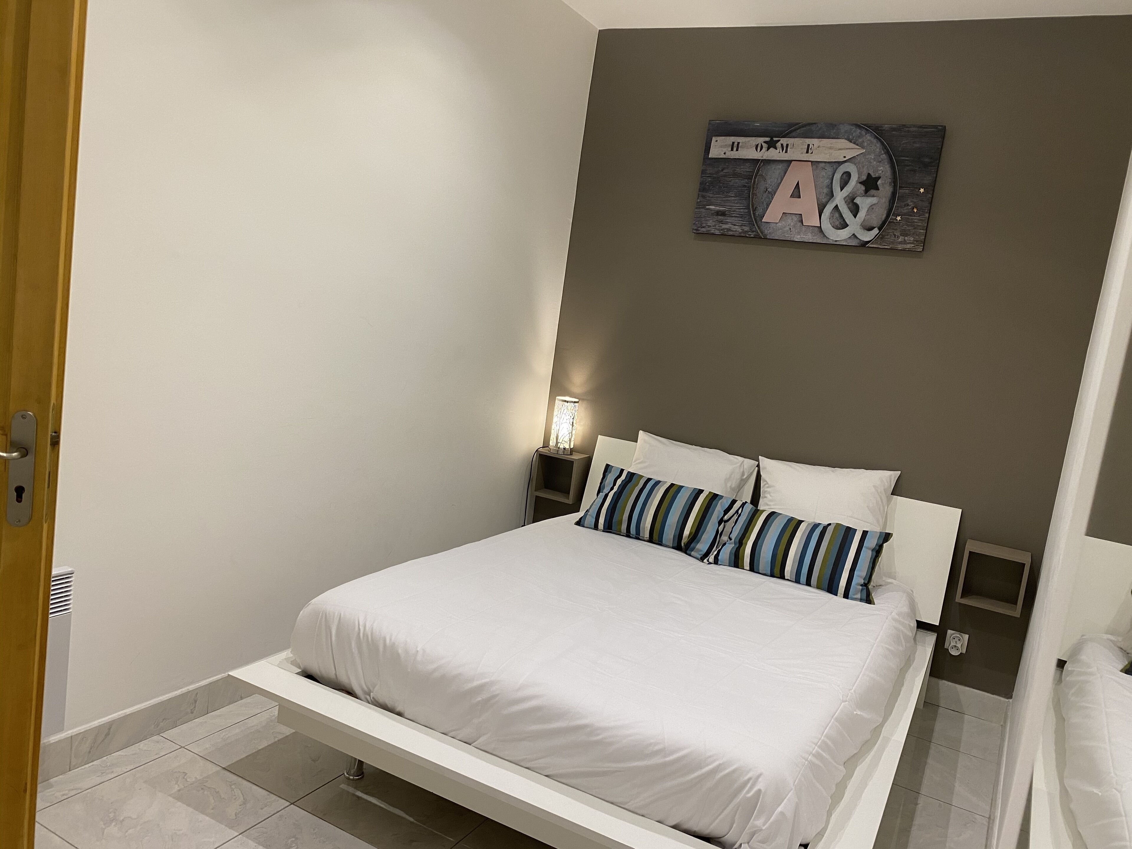 Apartment in the heart of town, old port 