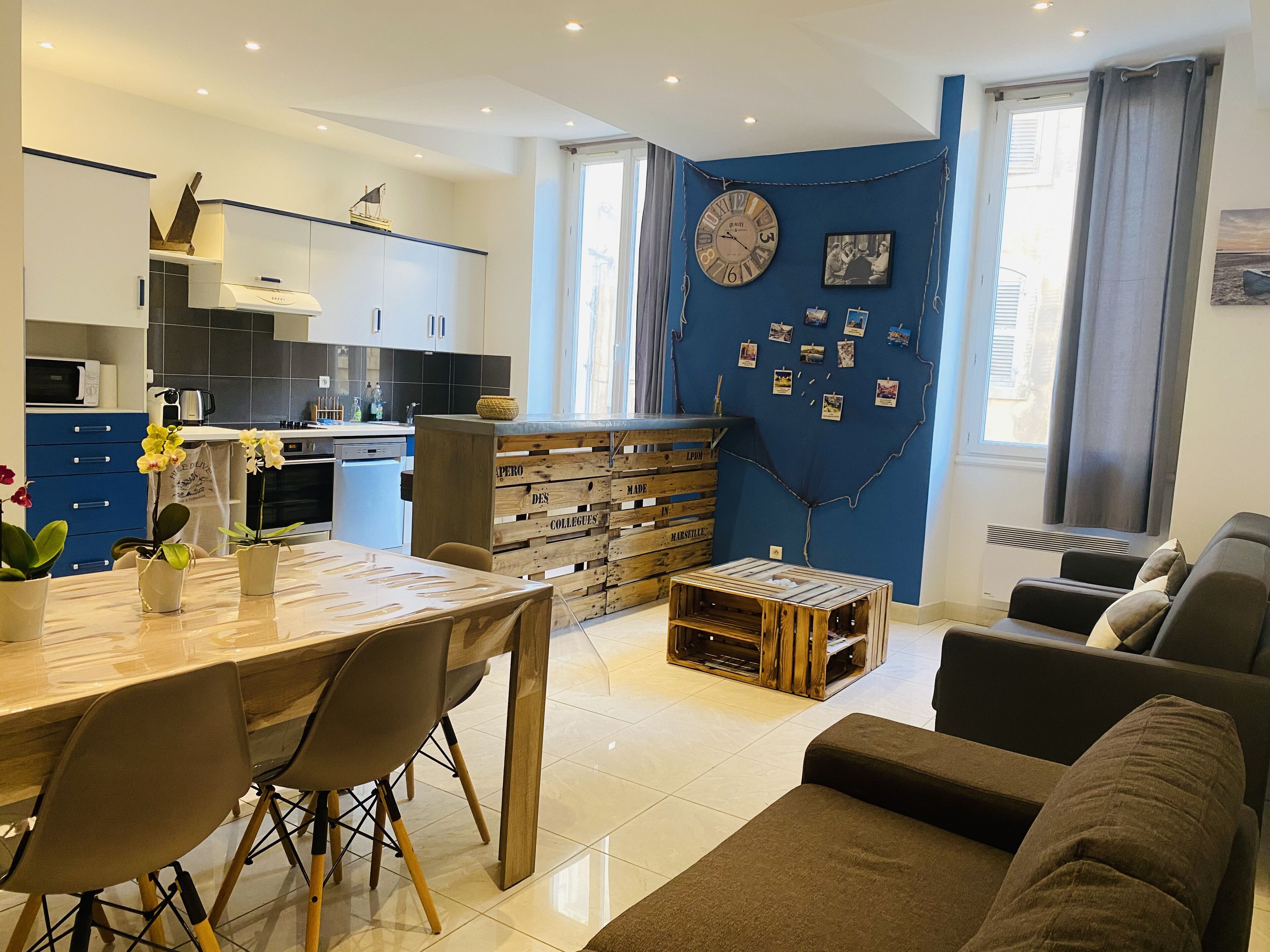 Apartment in the heart of town, old port 