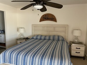 3 makuuhuonetta, työpöytä, silitysrauta/-lauta, ilmainen Wi-Fi