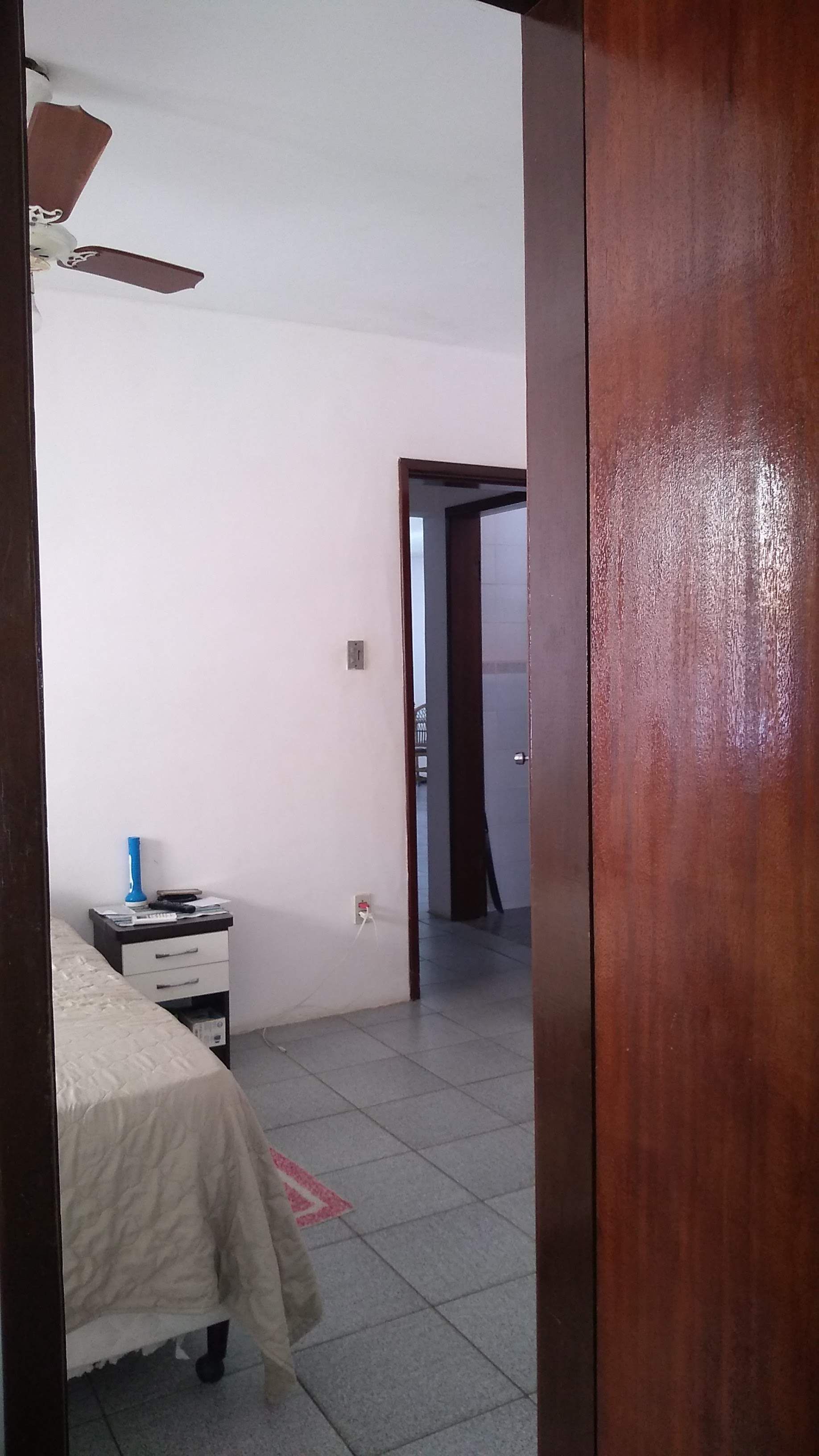 Casa com Piscina em Condominio Fechado