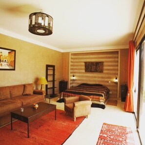 6 bedrooms, in-room safe, desk, iron/ironing board