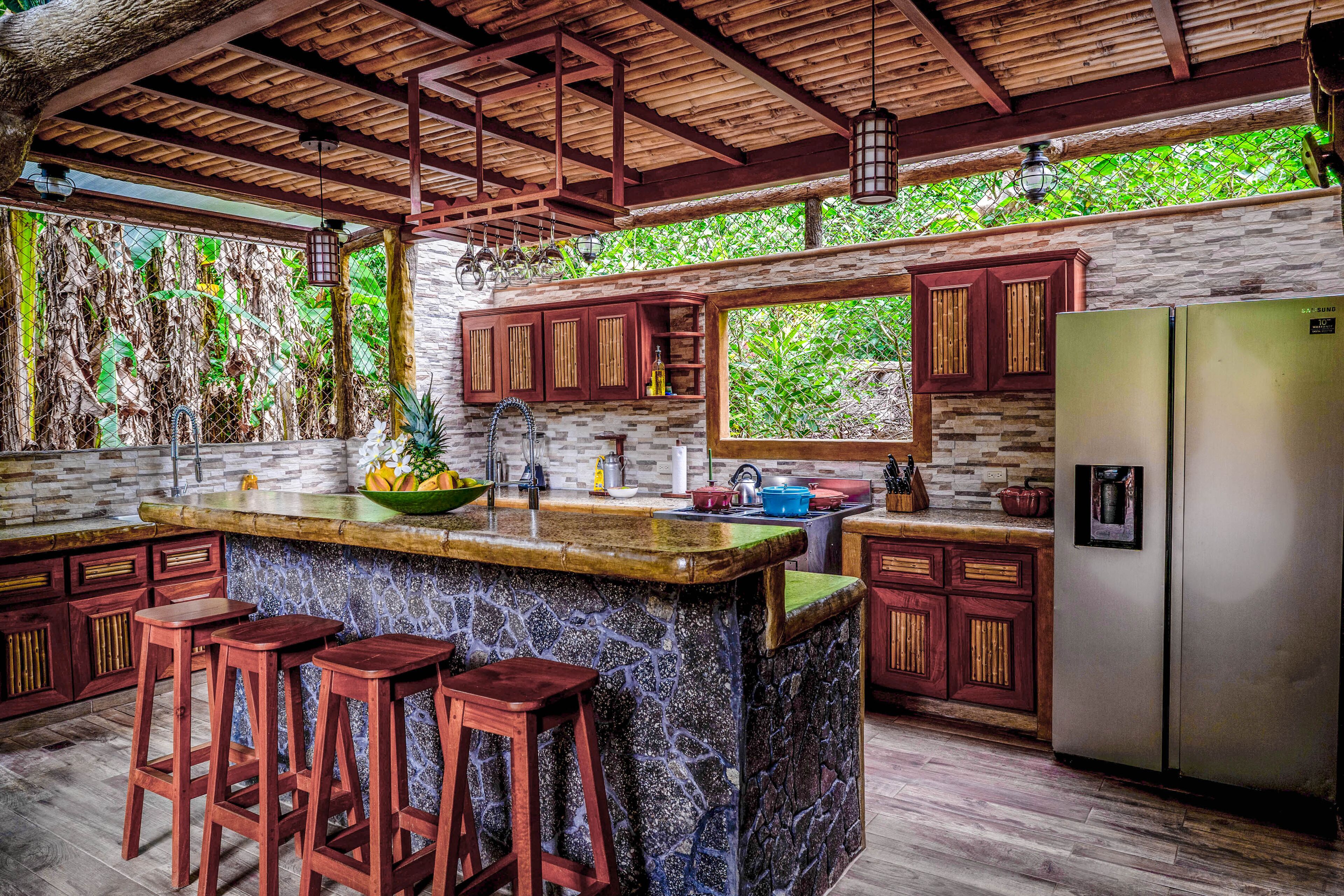 Frigorífico, horno, placa de cocina y cafetera o tetera