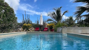 Piscine extérieure, piscine chauffée