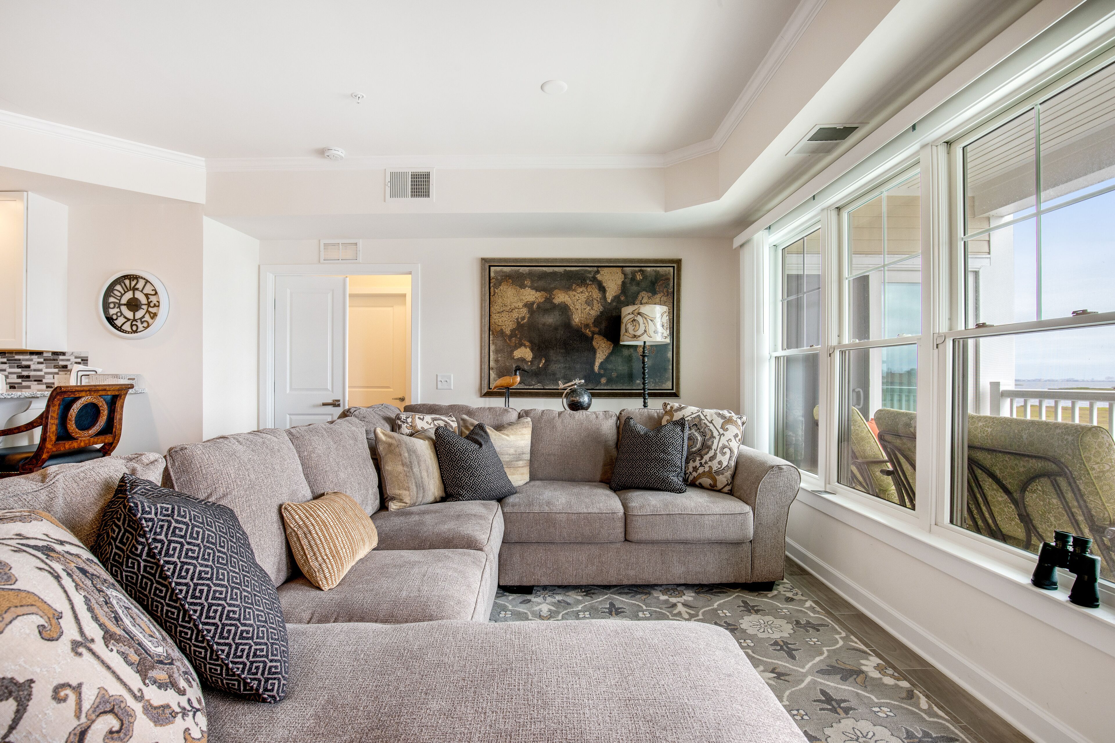 Laguna Bay 2nd floor Condo W/ Bay views, Community Pier & Shared Pool