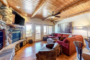 TV, fireplace, Netflix, DVD player