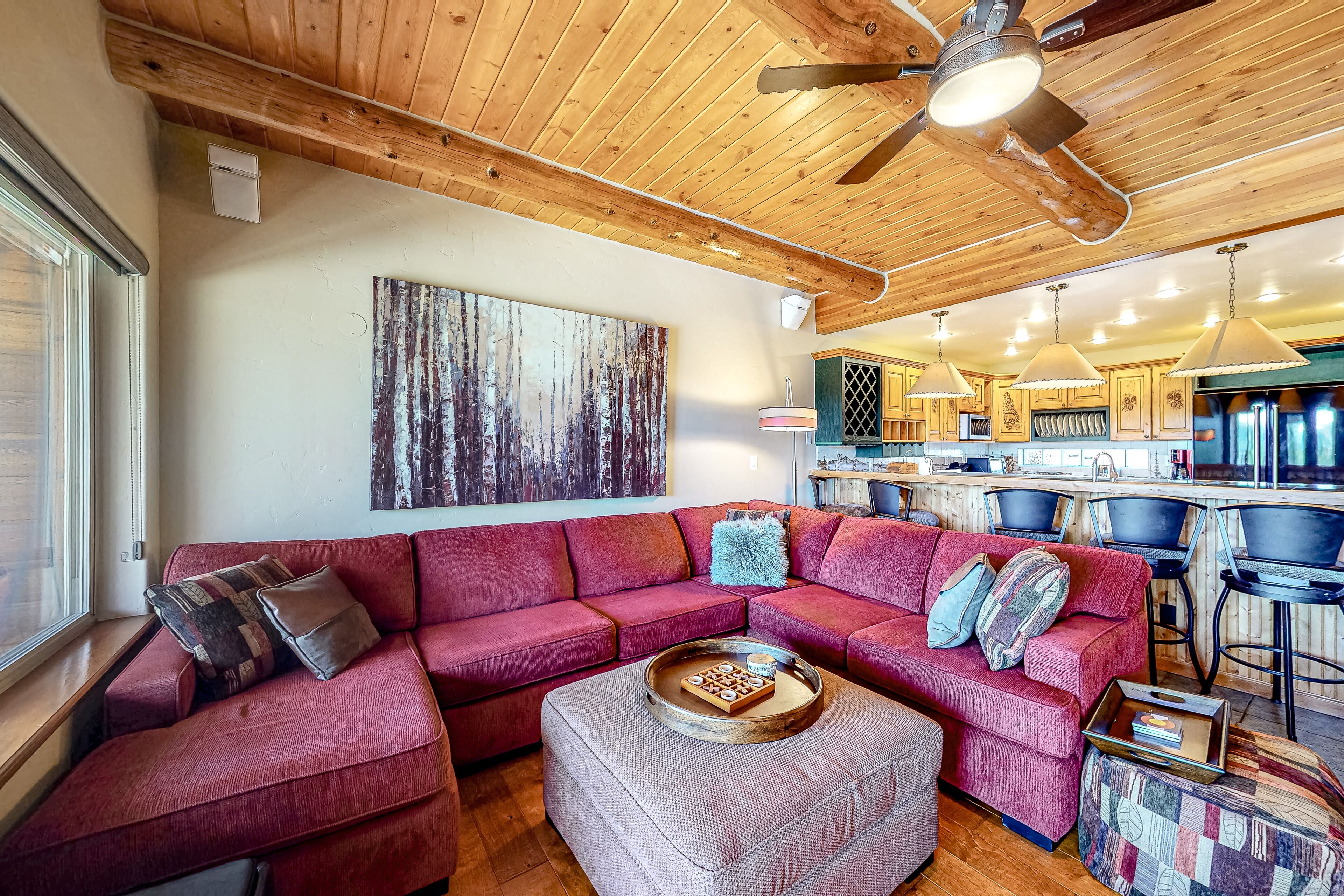 Gorgeous Townhouse w/Free WiFi, Private Washer/Dryer, Lake Views - Near Keystone