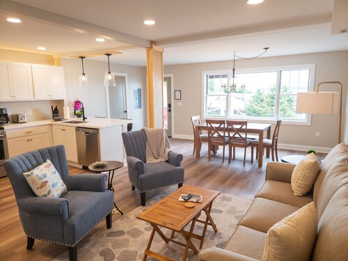 Downtown Lake View Condo -Unit 3