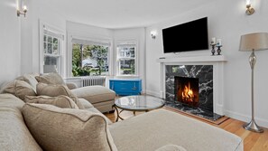 TV, fireplace - Tranquil 1875 Victorian with beautiful grounds and inground pool (South Kingstown)