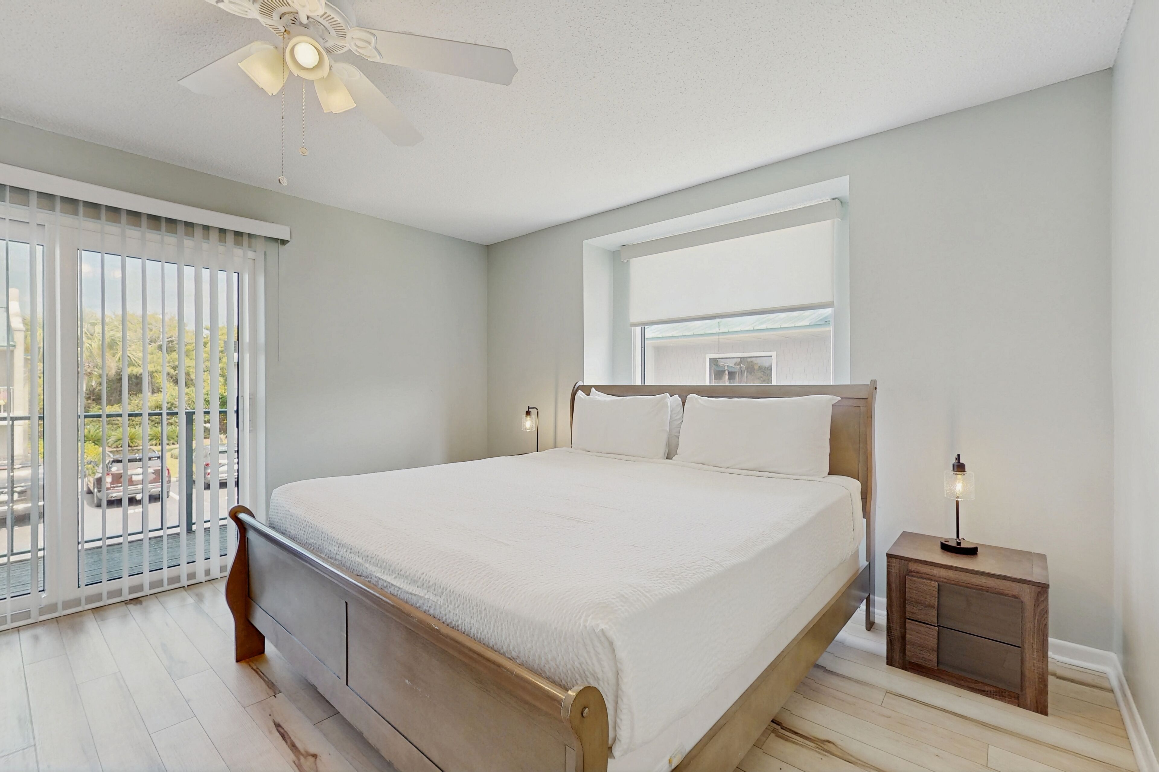 2 bedrooms, iron/ironing board, internet, bed sheets