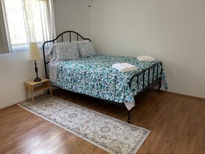 3 sovrum, strykjärn/strykbräda, gratis wi-fi och sängkläder