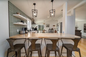 Fridge, microwave, oven, stovetop - "The Bluff House-Privacy with spectacular views" (Palisade)