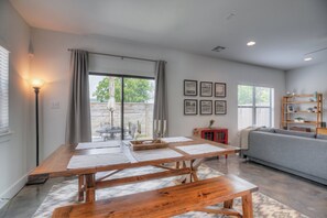 Interior - Luxury & Modern Monthly Rental near Downtown (San Antonio)