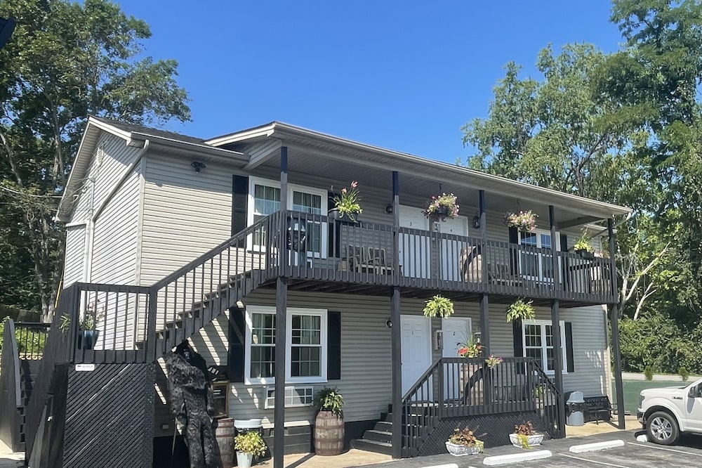 ~4~ Cost Effective Inn by the Red River Gorge