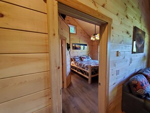 2 bedrooms, iron/ironing board, travel cot, free WiFi